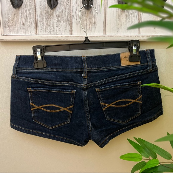 American Eagle Outfitters Women's Dark Blue Denim Short Shorts - Picture 2 of 5